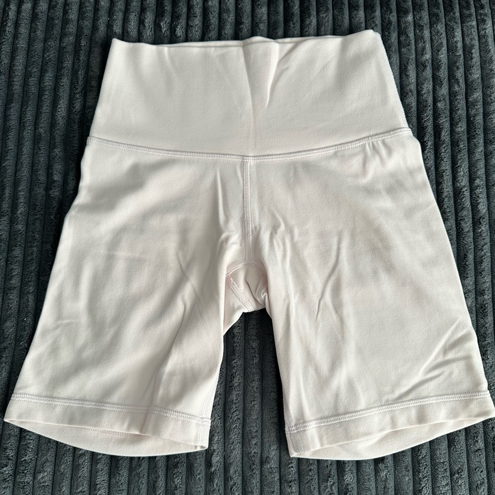 Aritzia TNA Butter High-Rise Bike Shorts - Size XS - Light Pink - EUC